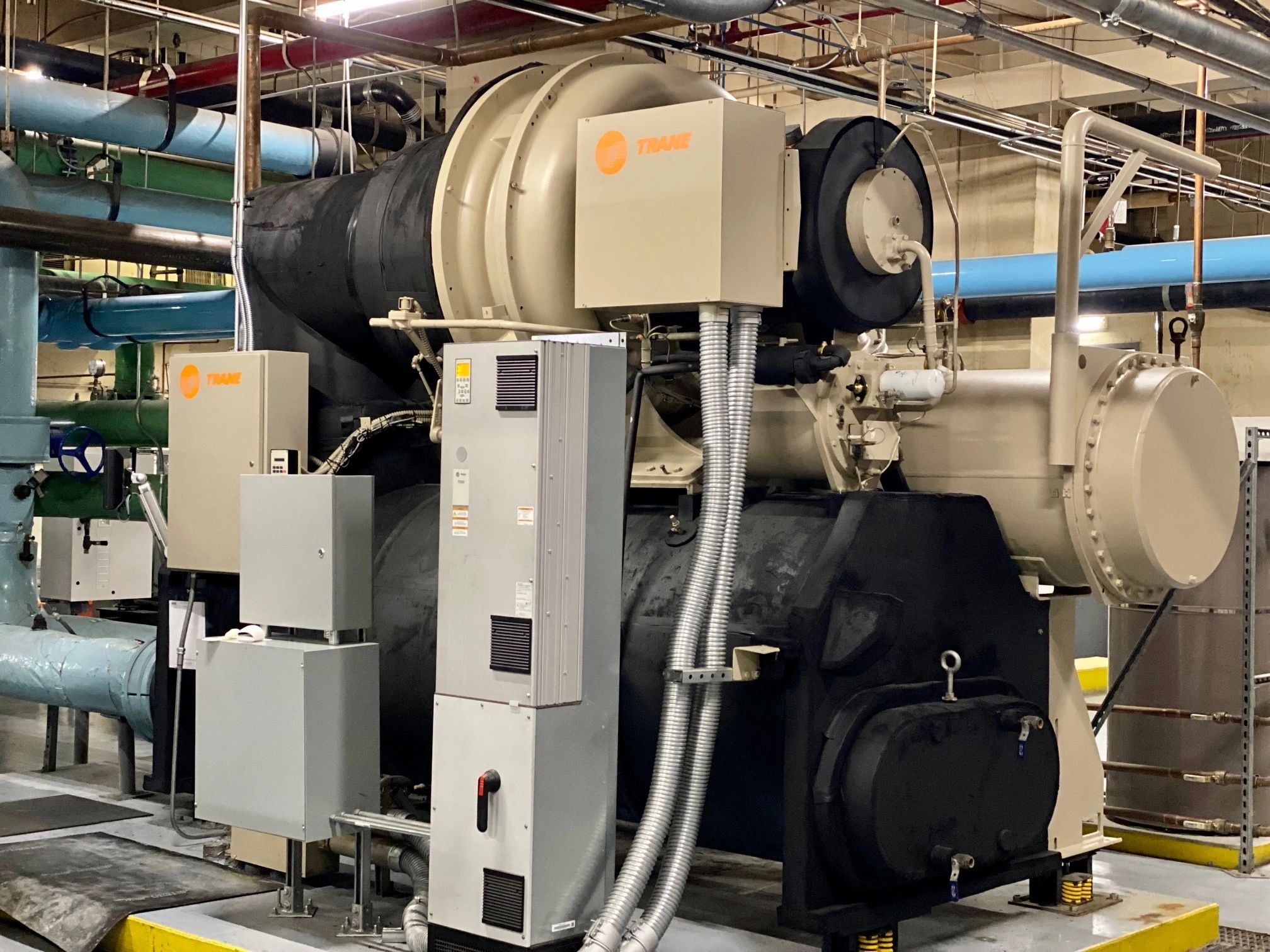 Gallery image 4 — commercial HVAC and chiller equipment